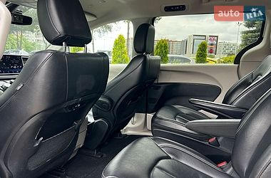 Мінівен Chrysler Pacifica 2022 в Львові