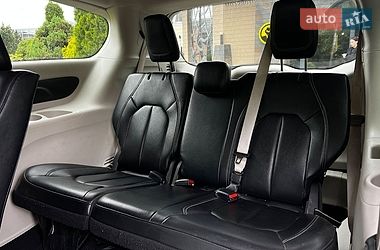 Мінівен Chrysler Pacifica 2022 в Львові