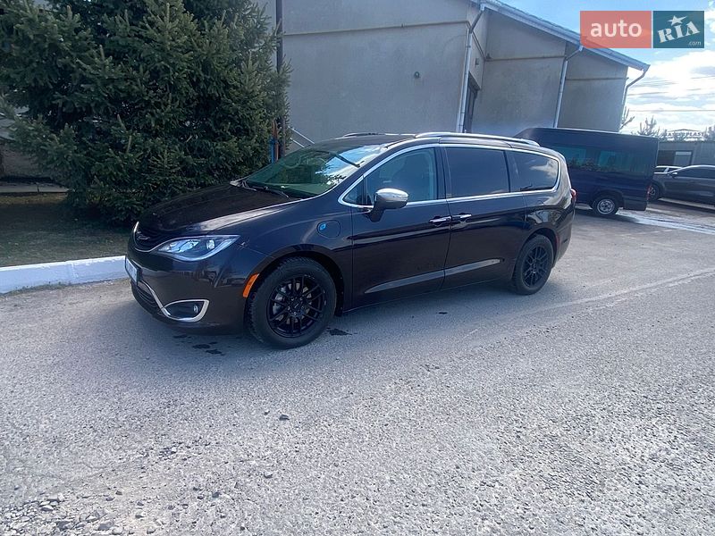 Мінівен Chrysler Pacifica 2018 в Ужгороді фото 2 Мінівен Chrysler Pacifica 2018 в Ужгороді