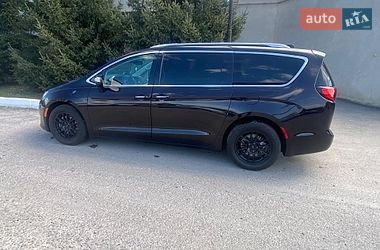 Мінівен Chrysler Pacifica 2018 в Ужгороді фото 29 Мінівен Chrysler Pacifica 2018 в Ужгороді