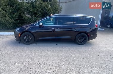Мінівен Chrysler Pacifica 2018 в Ужгороді фото 30 Мінівен Chrysler Pacifica 2018 в Ужгороді