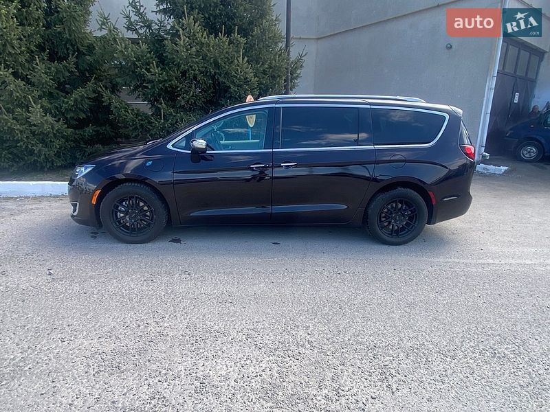 Мінівен Chrysler Pacifica 2018 в Ужгороді фото 30 Мінівен Chrysler Pacifica 2018 в Ужгороді