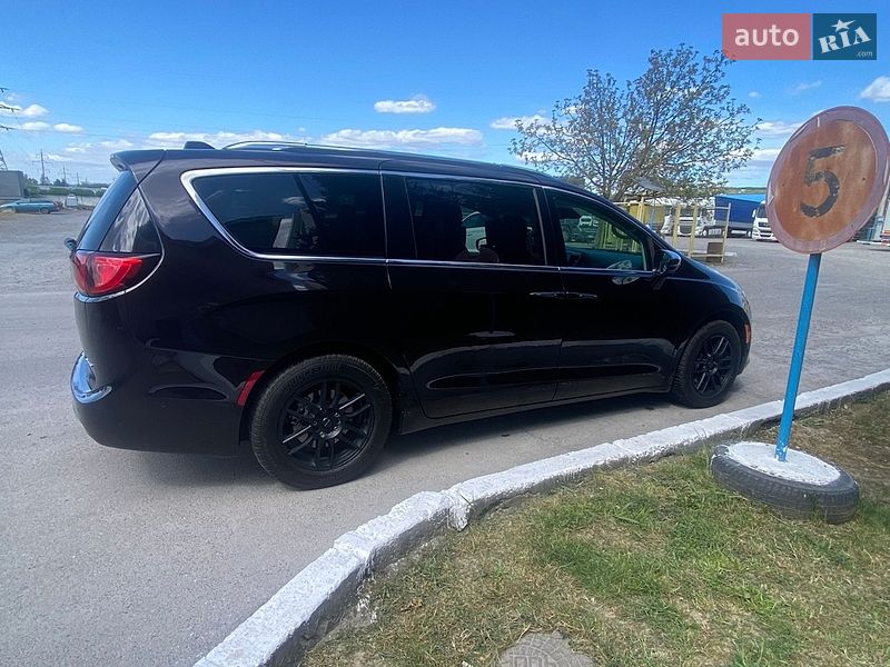Мінівен Chrysler Pacifica 2018 в Ужгороді фото 35 Мінівен Chrysler Pacifica 2018 в Ужгороді