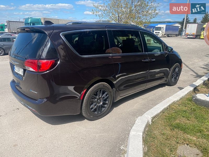 Мінівен Chrysler Pacifica 2018 в Ужгороді фото 36 Мінівен Chrysler Pacifica 2018 в Ужгороді