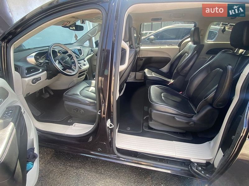 Мінівен Chrysler Pacifica 2018 в Ужгороді фото 40 Мінівен Chrysler Pacifica 2018 в Ужгороді
