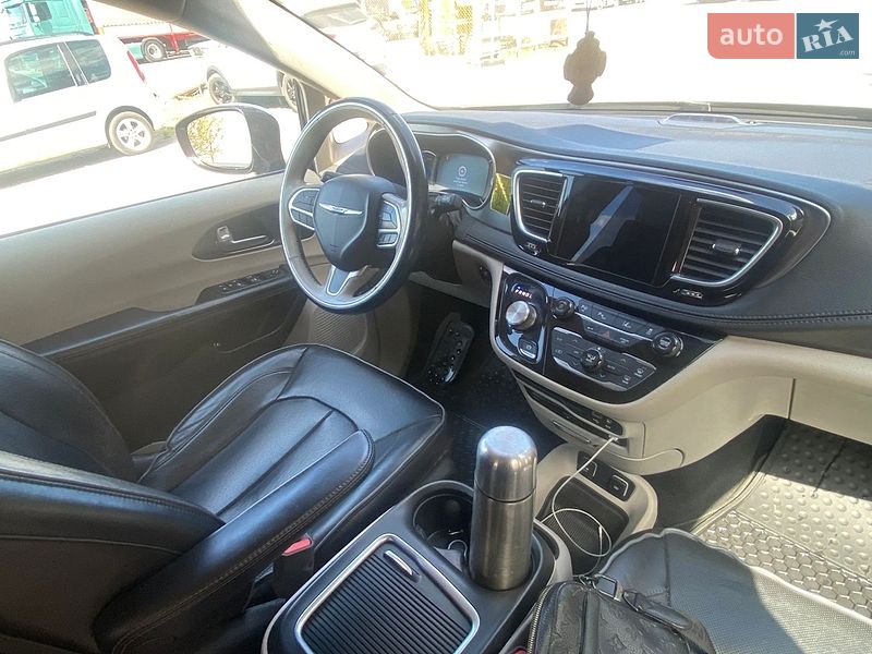 Мінівен Chrysler Pacifica 2018 в Ужгороді фото 43 Мінівен Chrysler Pacifica 2018 в Ужгороді