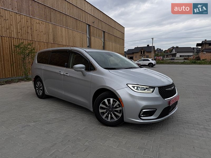 Минивэн Chrysler Pacifica 2022 в Львове