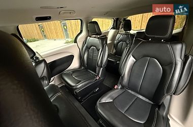 Минивэн Chrysler Pacifica 2022 в Львове