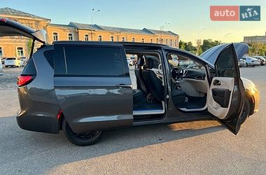 Мінівен Chrysler Pacifica 2021 в Харкові