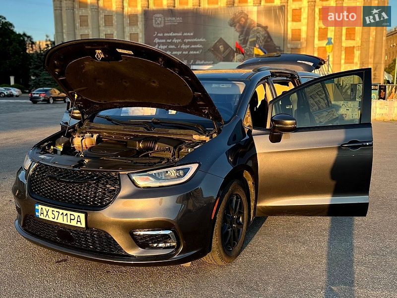 Мінівен Chrysler Pacifica 2021 в Харкові