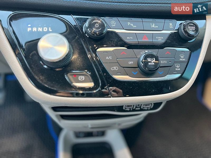 Мінівен Chrysler Pacifica 2021 в Харкові