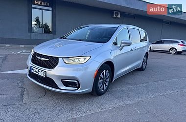 Мінівен Chrysler Pacifica 2022 в Львові