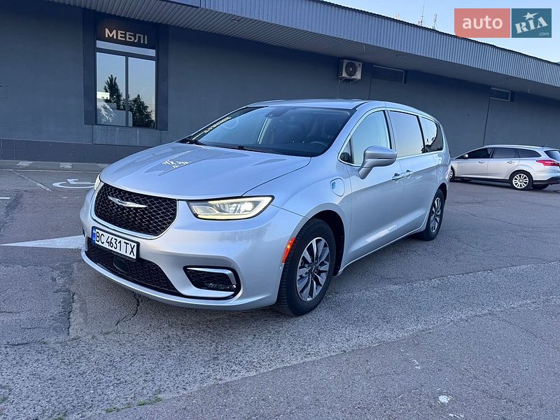 Мінівен Chrysler Pacifica 2022 в Львові