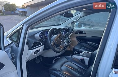 Мінівен Chrysler Pacifica 2022 в Львові