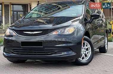 Мінівен Chrysler Pacifica 2016 в Києві