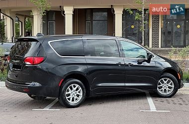Мінівен Chrysler Pacifica 2016 в Києві