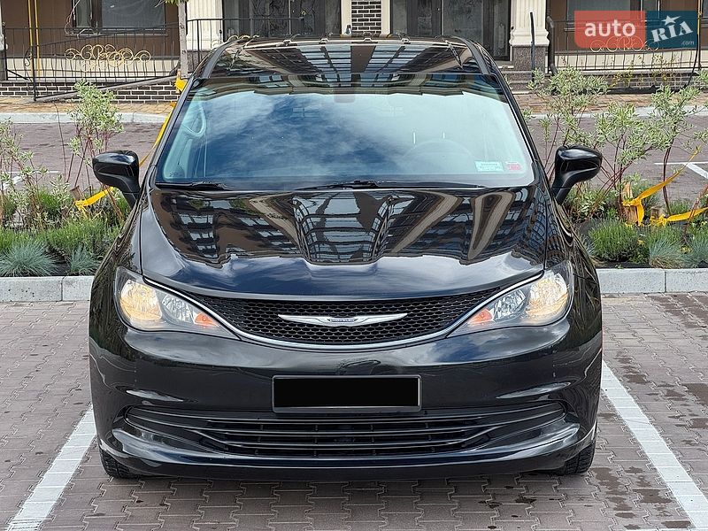 Мінівен Chrysler Pacifica 2016 в Києві