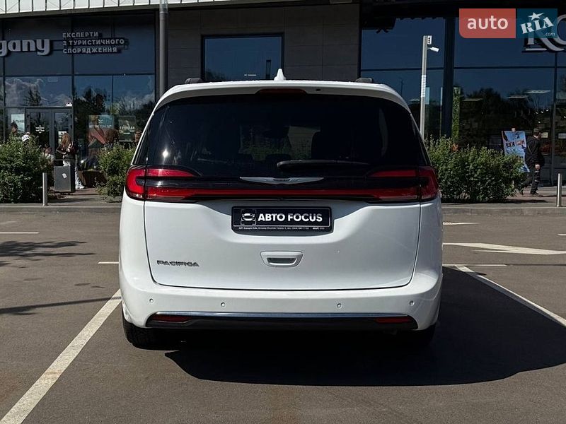 Мінівен Chrysler Pacifica 2021 в Києві