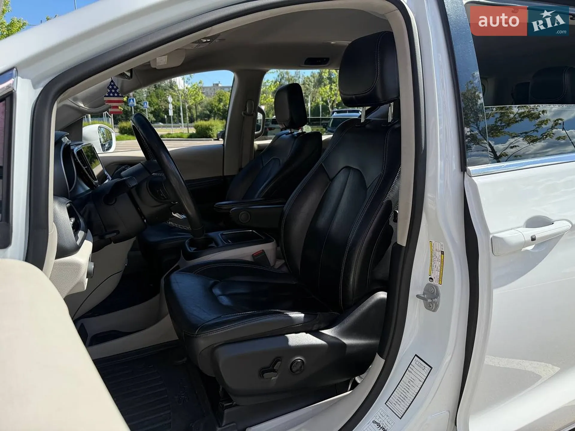 2021 Chrysler Pacifica - мініатюра 11