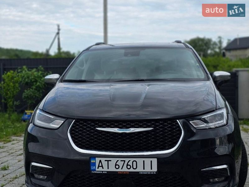 Минивэн Chrysler Pacifica 2021 в Ивано-Франковске