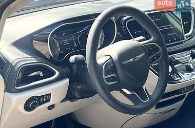 Минивэн Chrysler Pacifica 2021 в Киеве