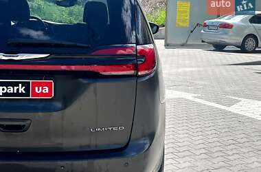 Минивэн Chrysler Pacifica 2021 в Киеве