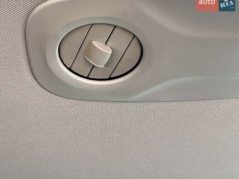Минивэн Chrysler Pacifica 2021 в Киеве