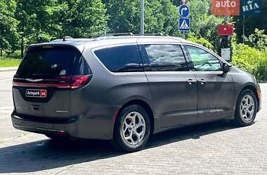 Минивэн Chrysler Pacifica 2021 в Киеве