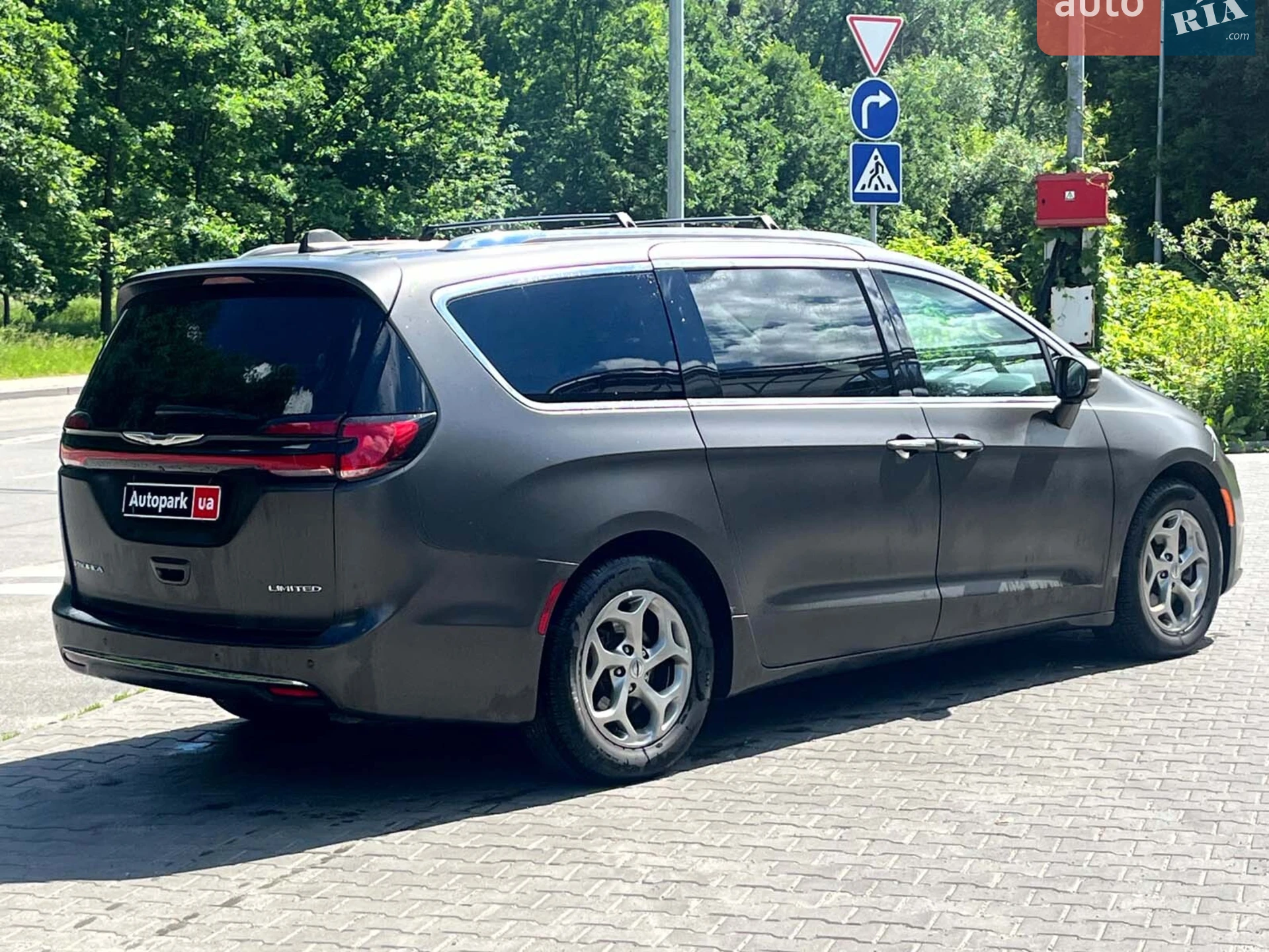 2021 Chrysler Pacifica - мініатюра 6