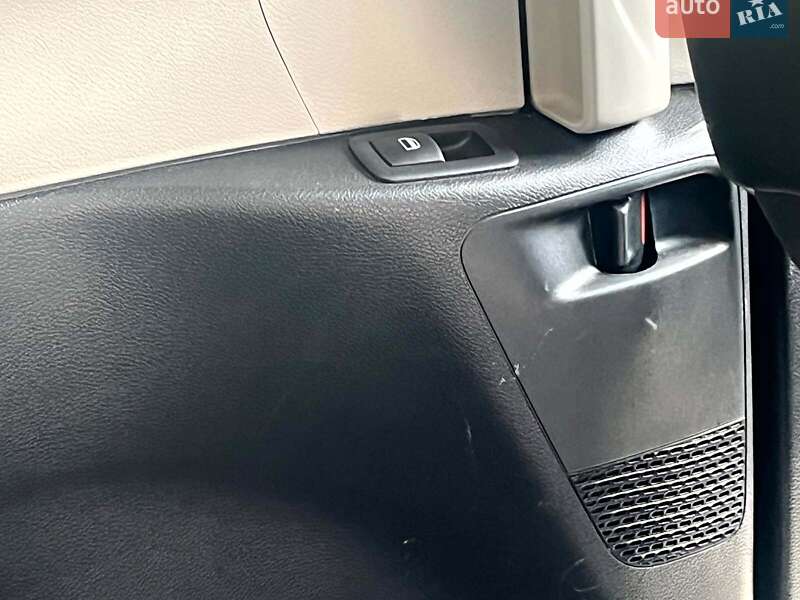 Минивэн Chrysler Pacifica 2021 в Киеве