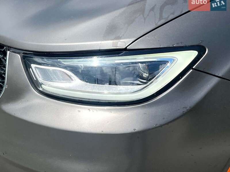 Минивэн Chrysler Pacifica 2021 в Киеве