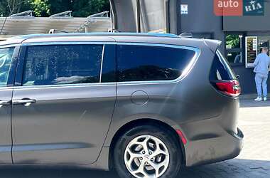 Минивэн Chrysler Pacifica 2021 в Киеве