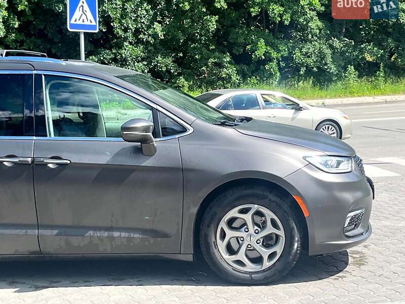Минивэн Chrysler Pacifica 2021 в Киеве
