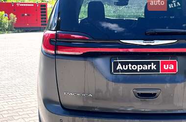 Минивэн Chrysler Pacifica 2021 в Киеве