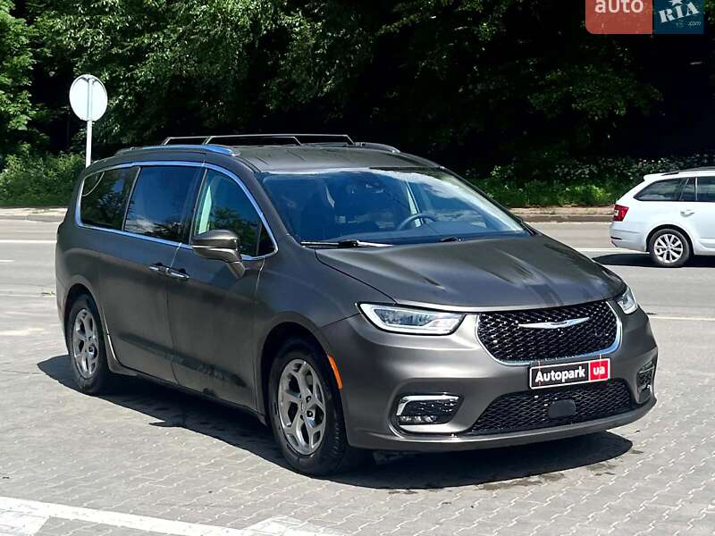 Минивэн Chrysler Pacifica 2021 в Киеве