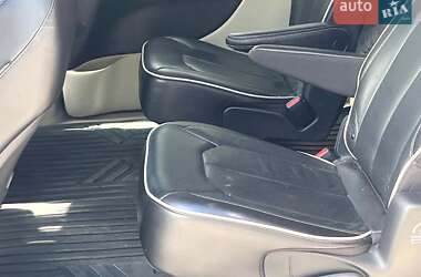 Минивэн Chrysler Pacifica 2021 в Киеве