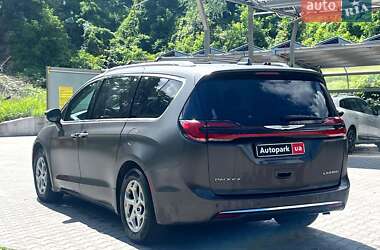 Минивэн Chrysler Pacifica 2021 в Киеве