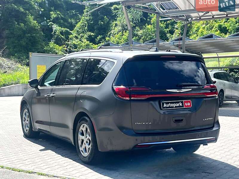Минивэн Chrysler Pacifica 2021 в Киеве