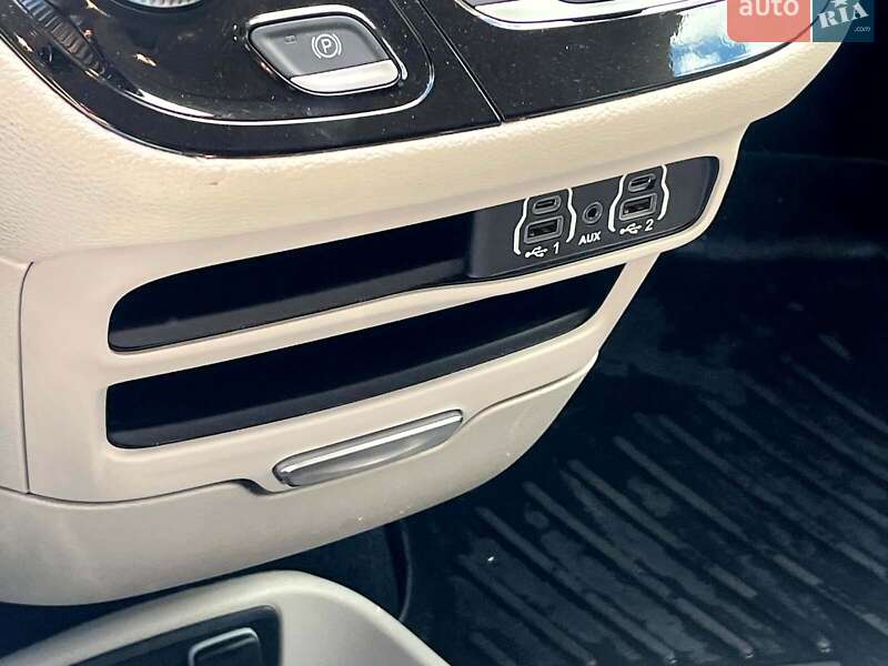 Минивэн Chrysler Pacifica 2021 в Киеве