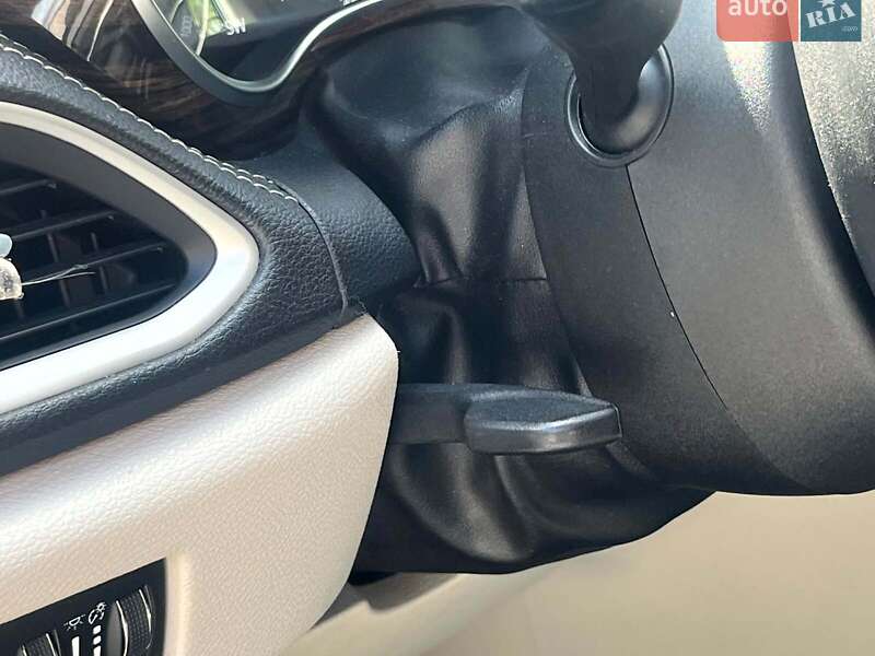 Минивэн Chrysler Pacifica 2021 в Киеве