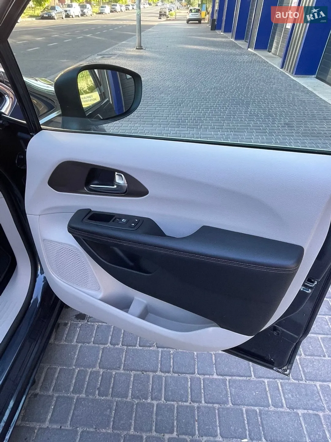 2019 Chrysler Pacifica - мініатюра 16