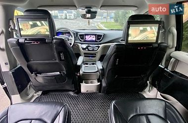 Мінівен Chrysler Pacifica 2018 в Ужгороді фото Мінівен Chrysler Pacifica 2018 в Ужгороді