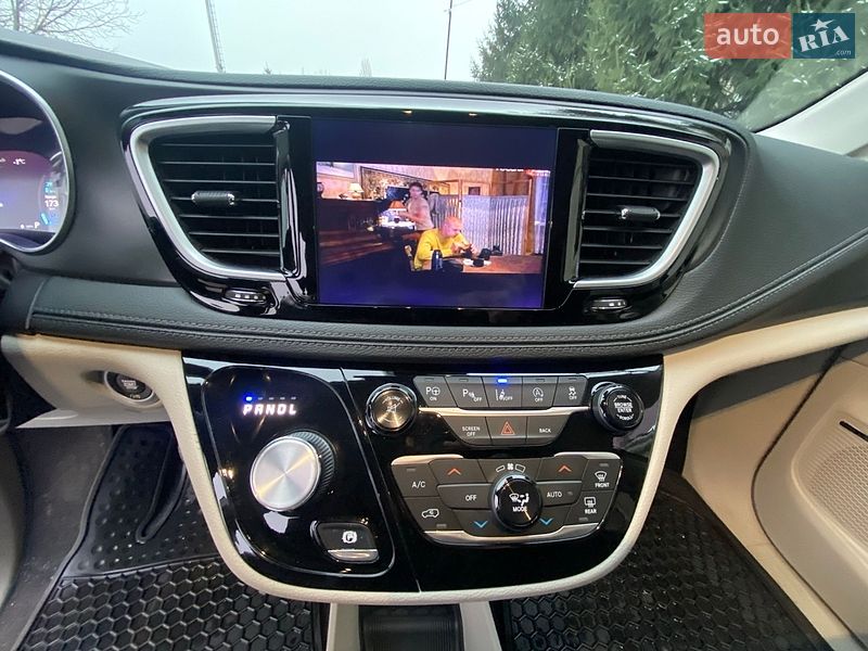 Мінівен Chrysler Pacifica 2018 в Ужгороді фото 22 Мінівен Chrysler Pacifica 2018 в Ужгороді