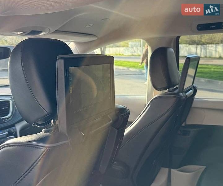 Універсал Chrysler Pacifica 2018 в Дніпрі фото 7 Універсал Chrysler Pacifica 2018 в Дніпрі