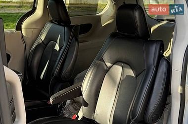 Універсал Chrysler Pacifica 2018 в Дніпрі фото 17 Універсал Chrysler Pacifica 2018 в Дніпрі