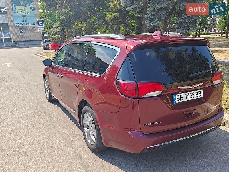 Минивэн Chrysler Pacifica 2018 в Николаеве