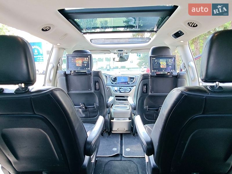 Минивэн Chrysler Pacifica 2018 в Николаеве