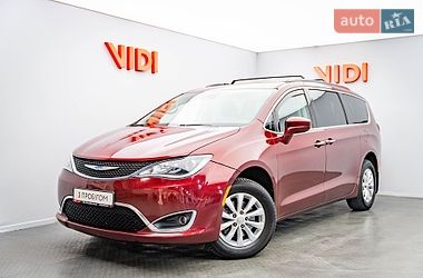 Мінівен Chrysler Pacifica 2018 в Києві