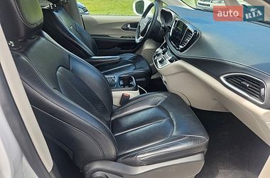 Мінівен Chrysler Pacifica 2022 в Львові