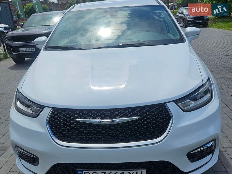 Минивэн Chrysler Pacifica 2022 в Львове